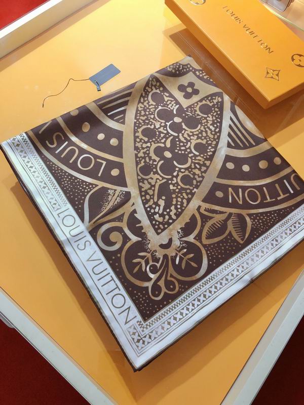 LV silk scarf 90X90cm E37 (6)